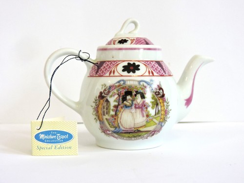 The miniature teapot - ,
