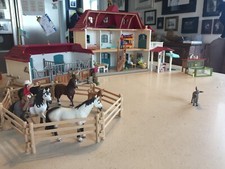 schleich horse club Lakeside country house and stable bundle used good condition