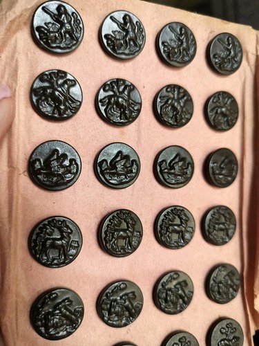 French antique buttons hunting - french,