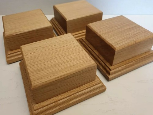 Solid oak display - solid, plinth
