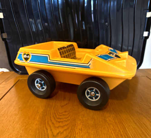 Sindy fashion doll - sindy, car