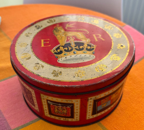 Peek freans royal - er, crown