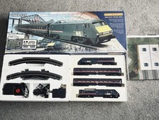 Hornby GNER 225 Train Set