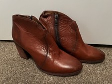 Frye Womens Nora Leather Short