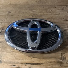 NEW GENUINE TOYOTA HILUX MK8