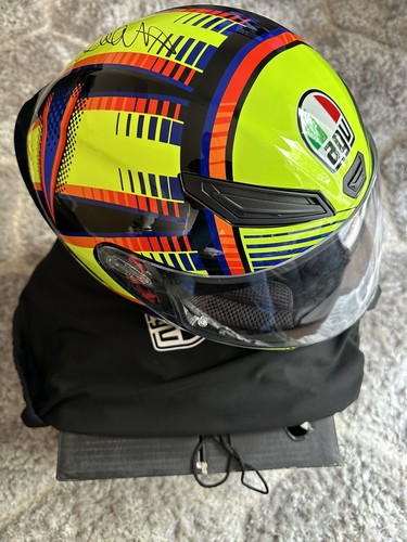 Valentino rossi hand signed - valentino,