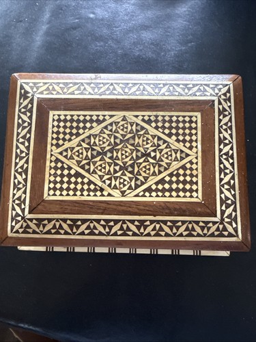 Stunning vintage wooden - stunning,