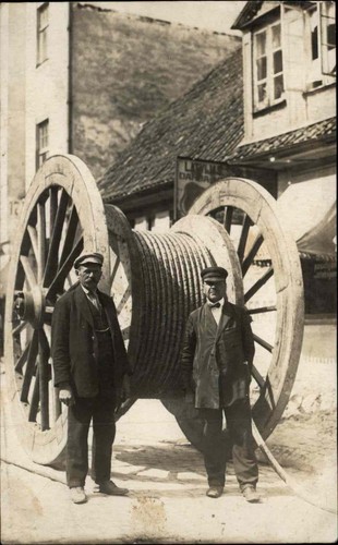 Men giant wooden - men, spool