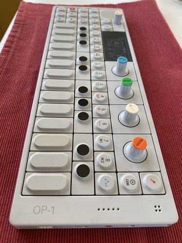 Teenage engineering 1 - teenage, op-1