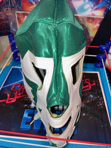 Wrestlers mask green and white - wrestlers,