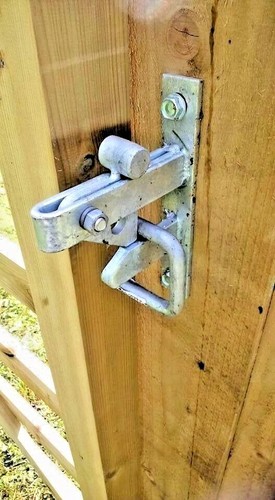 Self locking gate latch - gate,
