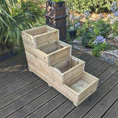 Extra large tier - 4,