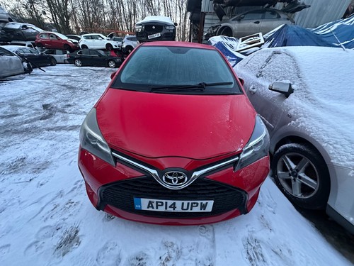 Toyota yaris 2014 petrol - 1.3,