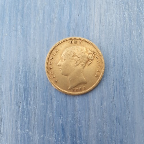 22ct gold half sovereign queen - half,