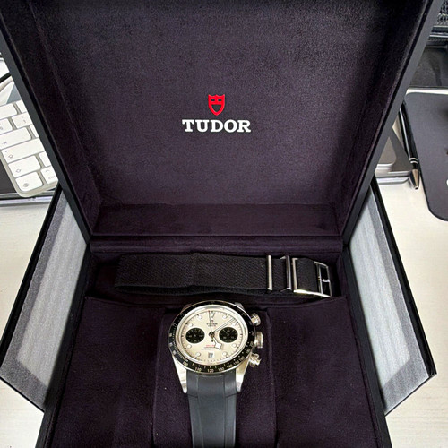 Tudor black bay chrono panda - chrono,