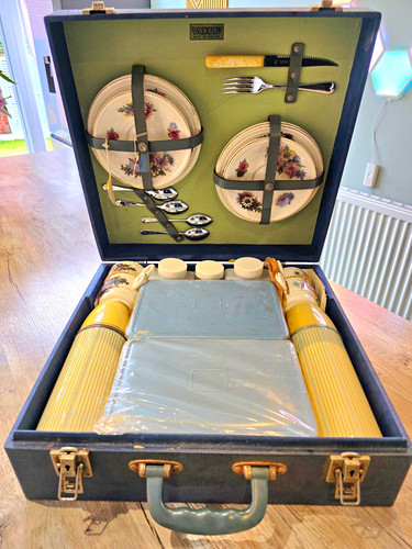 Vintage 1950s brexton person - vintage,