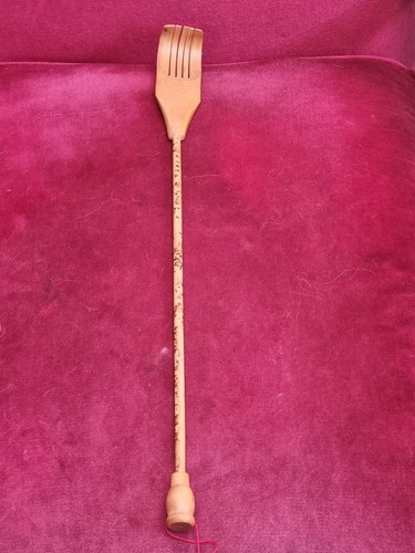 Vintage wooden back - back, scratcher