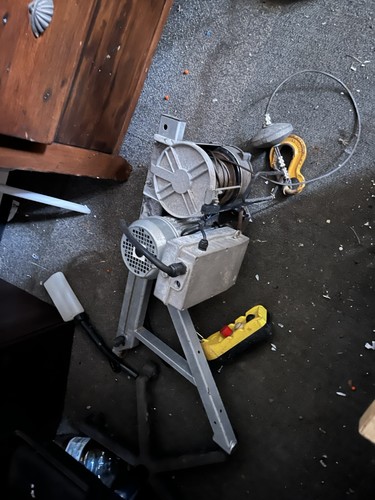 Scaffolding hoist 110v - scaffolding,