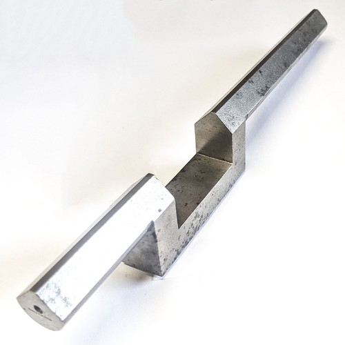 Watchmakers lathe beveled gap