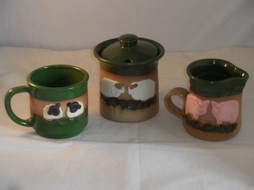 Stoneware pottery box tree - box,