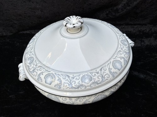 Wedgwood dolphins white - dolphins,