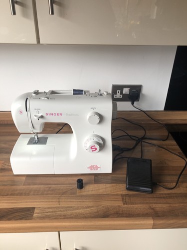 Singer tradition 2250 white - singer,
