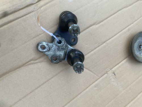 Front lower wishbone arm - lower,