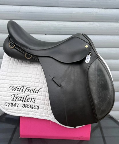 Black country saddle - black,