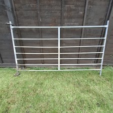 Galvanised Sheep/Lambing Hurdles Set of 2 Round Rail 6ft Long 3ft-7" High