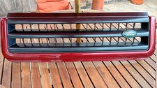 Land Rover Discovery 2 Pre Facelift Grille, Used but in very good Condition.