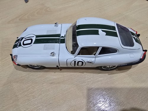 Burago die cast model 18 - burago,