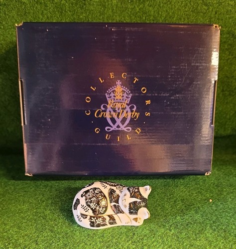 Royal crown derby paperweight - crown,