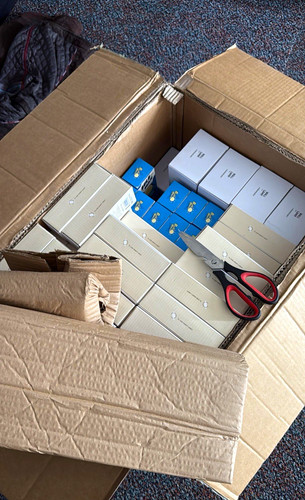 Job lot around 100x - lot:,