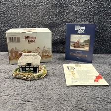 Charming Lilliput Lane Cottage