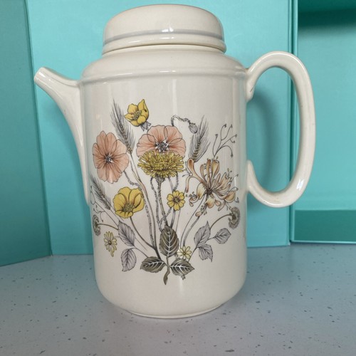 Meakin trend hedgerow - j, g