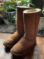 UGG AUSTRALIA WOMANS  CLASSIC