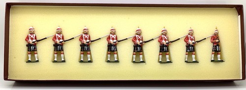 Bastion toy soldiers queen - soldiers, queen’s