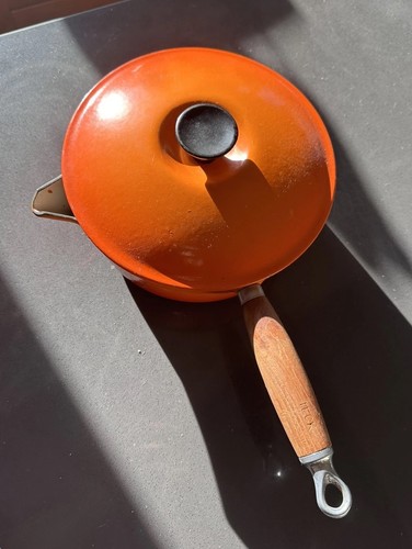 Creuset saucepan pourer - le,
