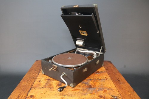 Hmv model 101 - model, portable