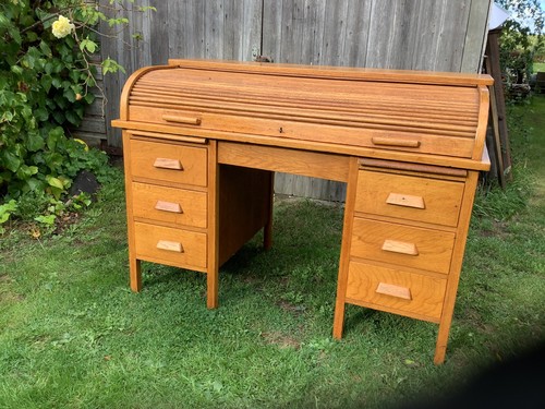 Large roll top desk - large,