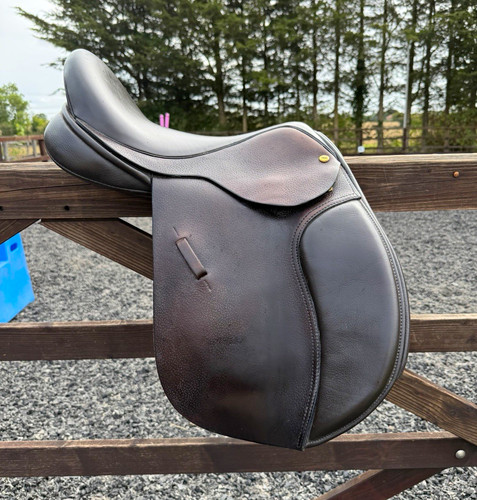 Black country saddle - black,