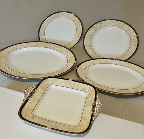Wedgwood cornucopia serving - cornucopia,