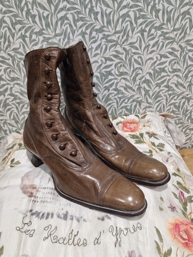 Antique victorian boots - antique, ladies