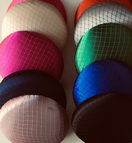 Round satin with - round,