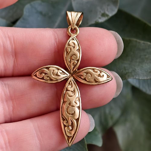 Solid 9ct gold cross ornate - 9ct,