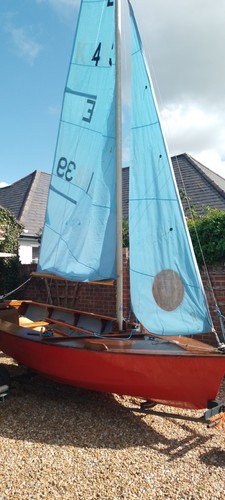 Cruising dinghy with - , road