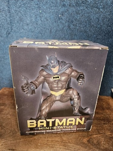 Direct batman mini statue - dc,
