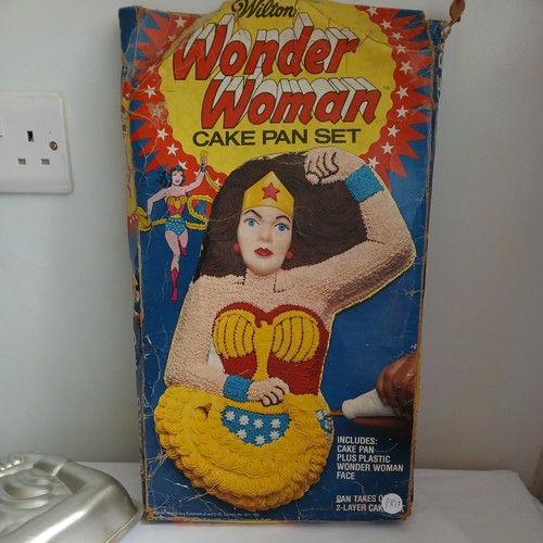 Wilton wonder woman cake - woman,