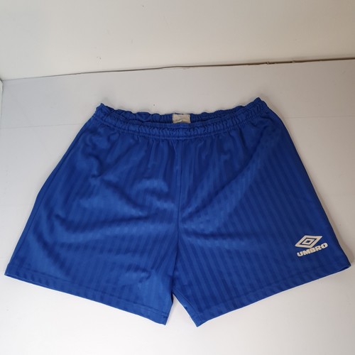 Vtg elasticated umbro shorts - elasticated,