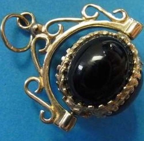 9ct gold cabochon onyx - ,